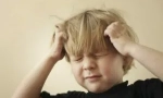 Zakaj ima otrok glavo